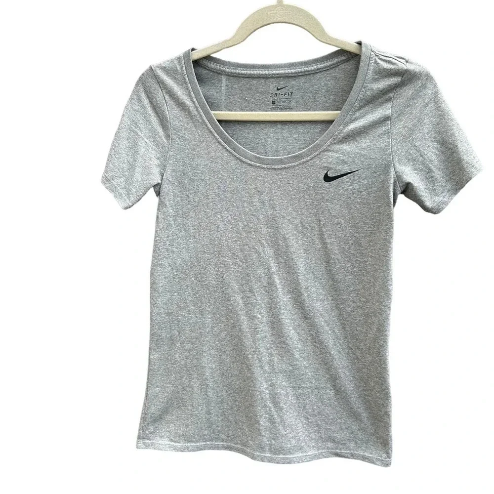 NIKE SCOOP NECK WOMENS TEE